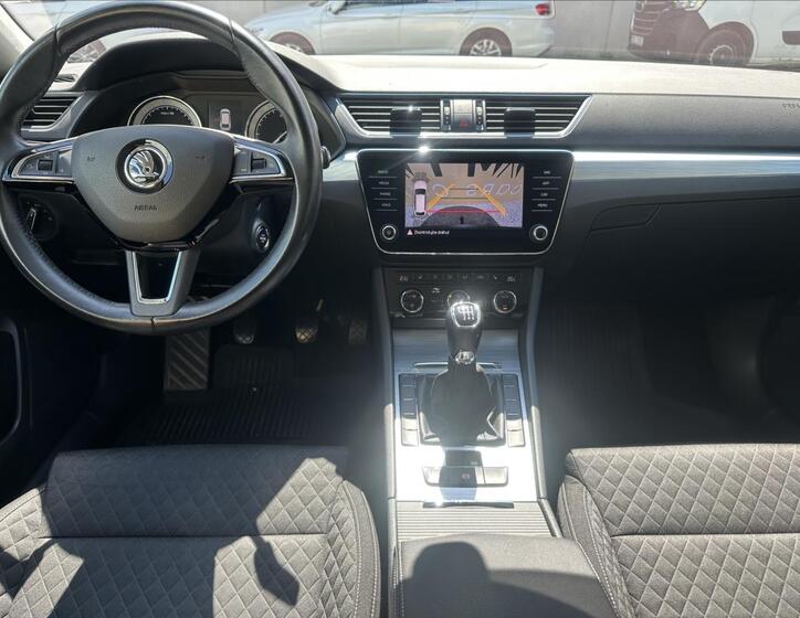 Škoda Superb 8