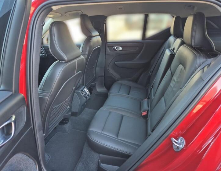Volvo XC40 10