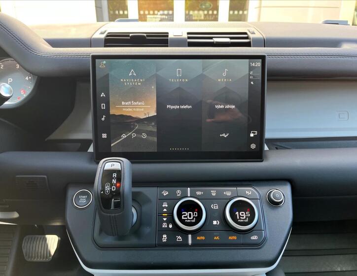 Land Rover Defender 12