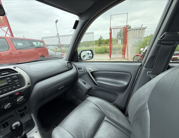 Toyota RAV4 19