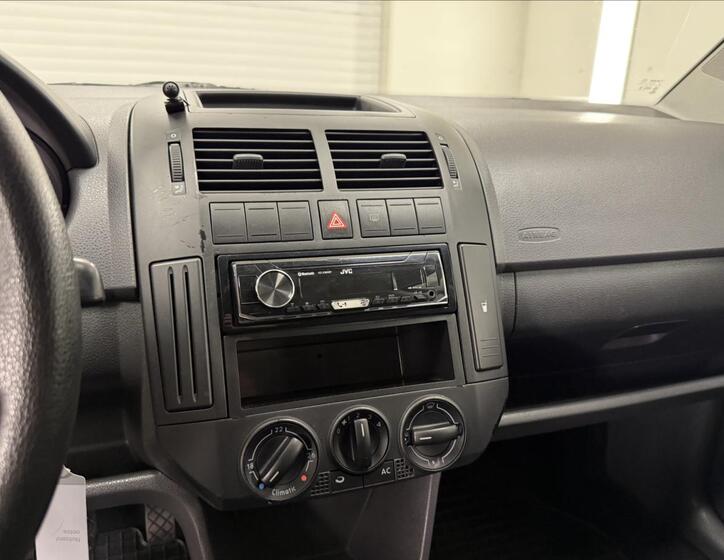 Volkswagen Polo 13