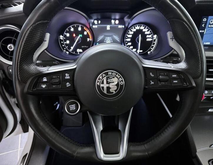 Alfa Romeo Stelvio 18