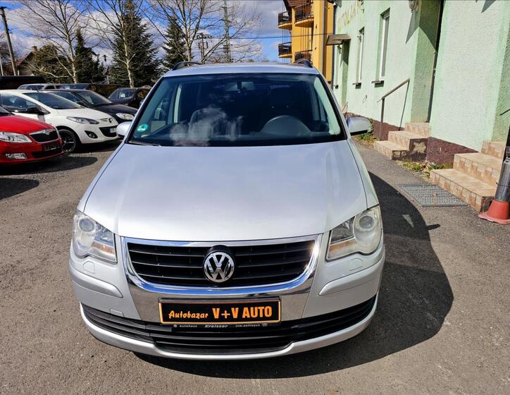 Volkswagen Touran 2