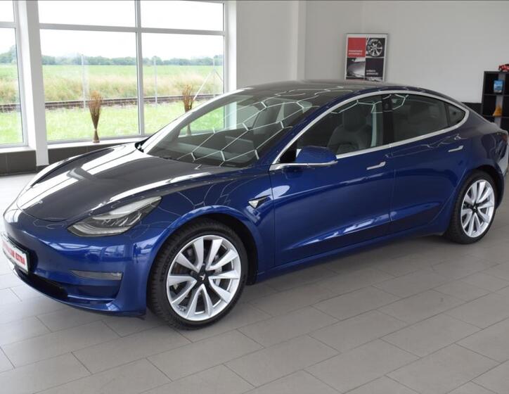 Tesla Model 3 1