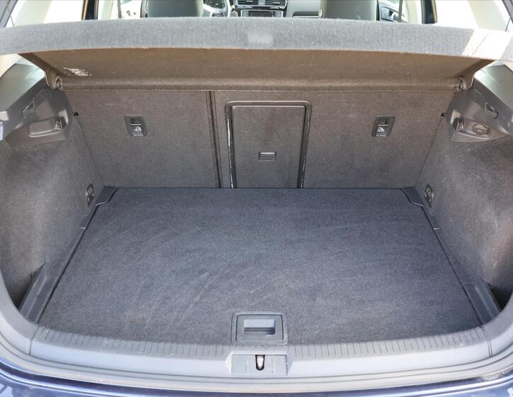 Volkswagen Golf 10