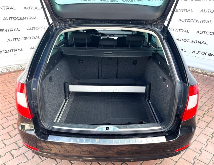 Škoda Superb 9