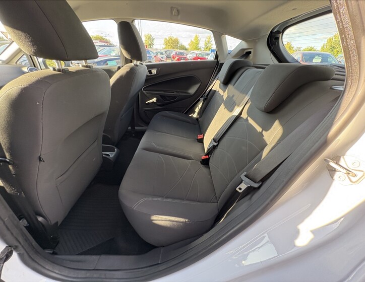 Ford Fiesta 16