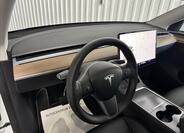 Tesla Model Y 16
