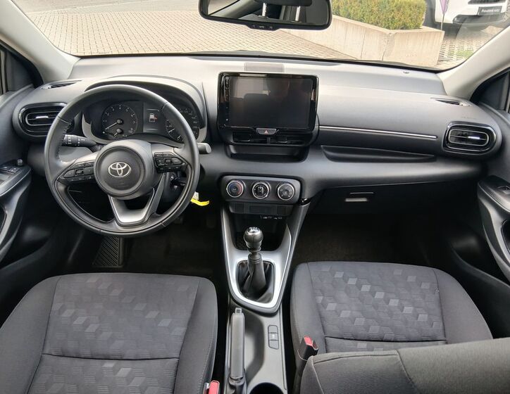 Toyota Yaris 16