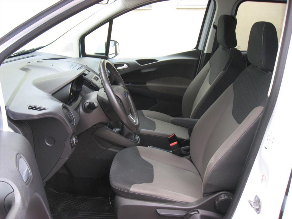 Ford Tourneo Courier 12