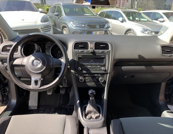 Volkswagen Golf 10