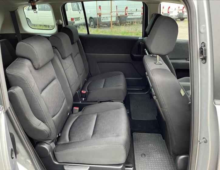 Mazda 5 11
