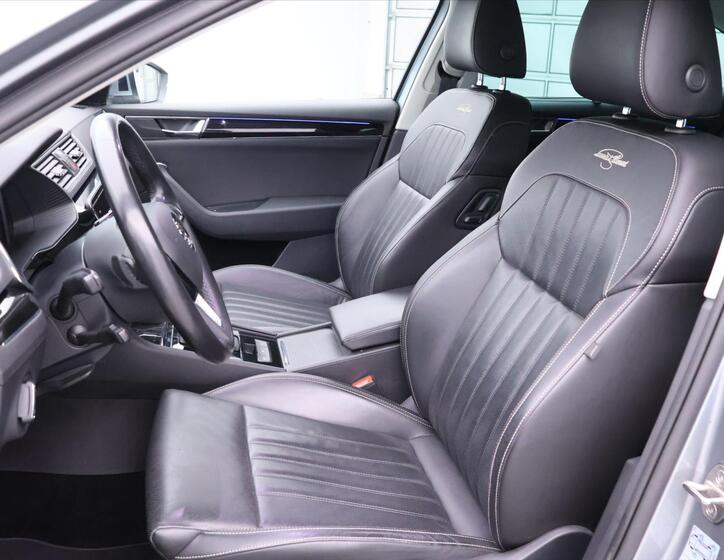 Škoda Superb 11