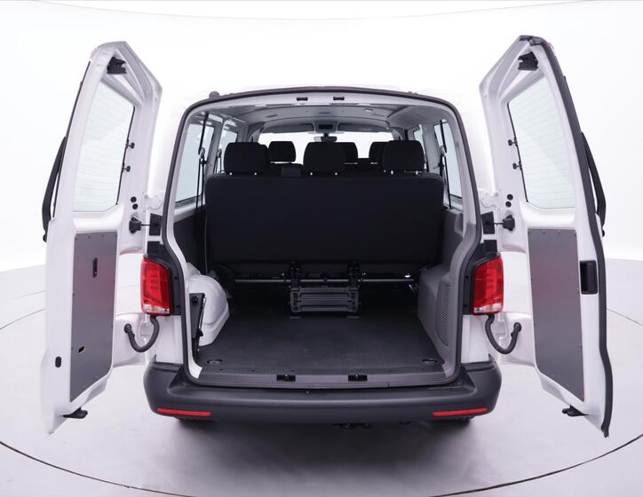 Volkswagen Transporter 9
