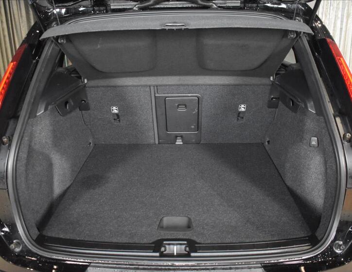 Volvo XC40 10