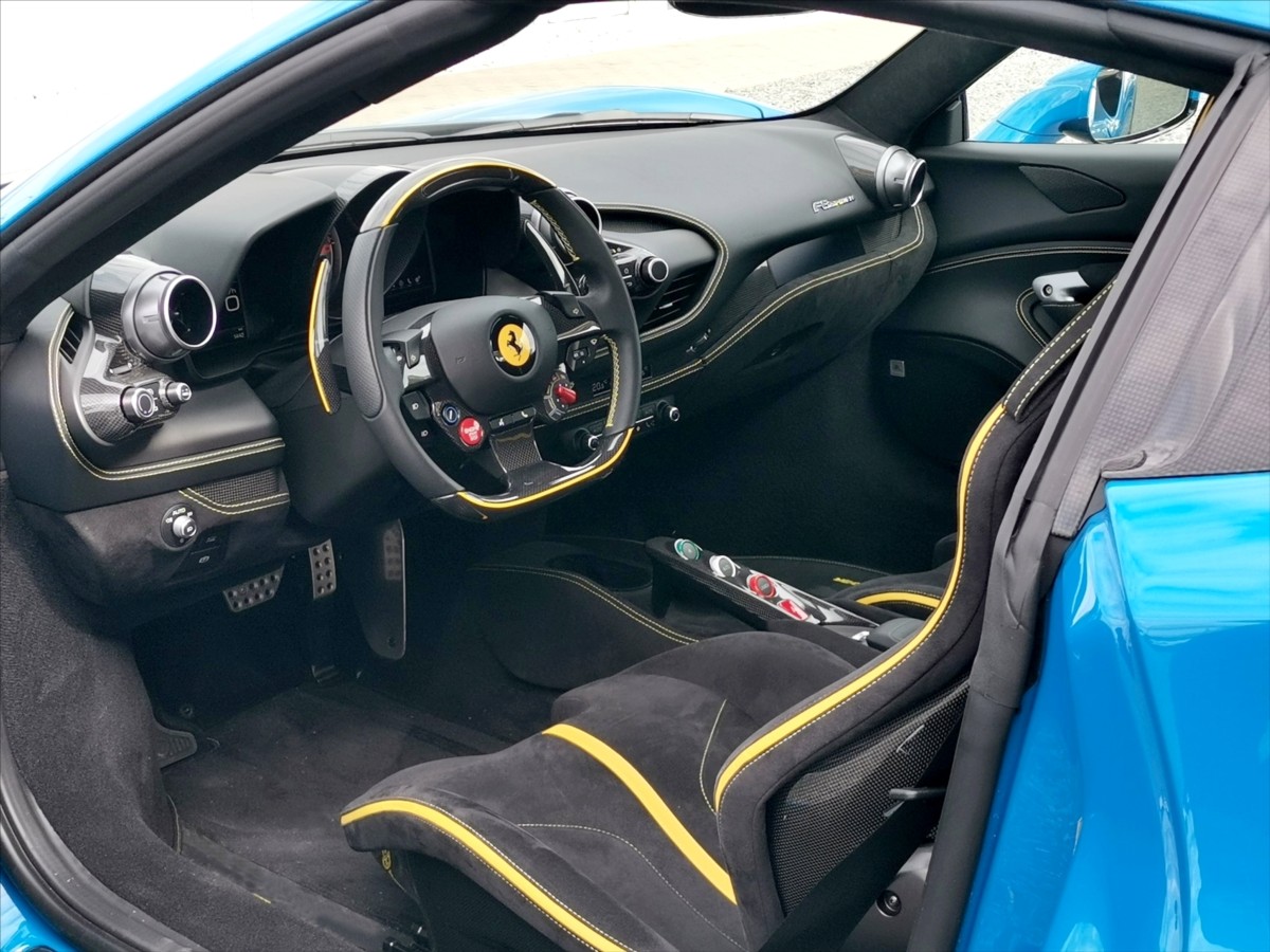 Ferrari F8