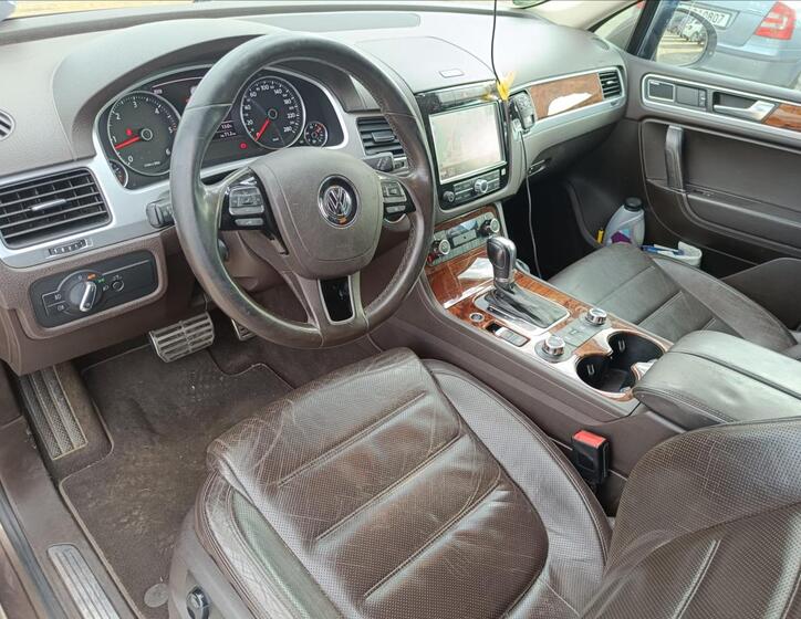 Volkswagen Touareg 9