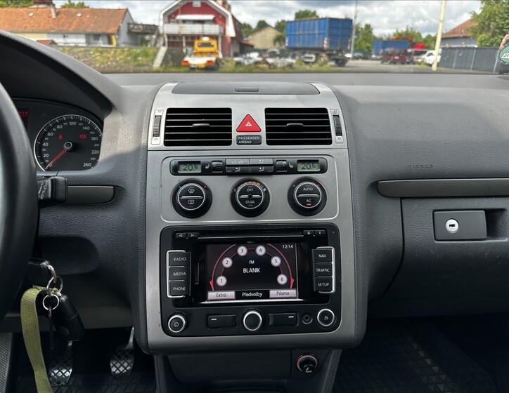 Volkswagen Touran 19