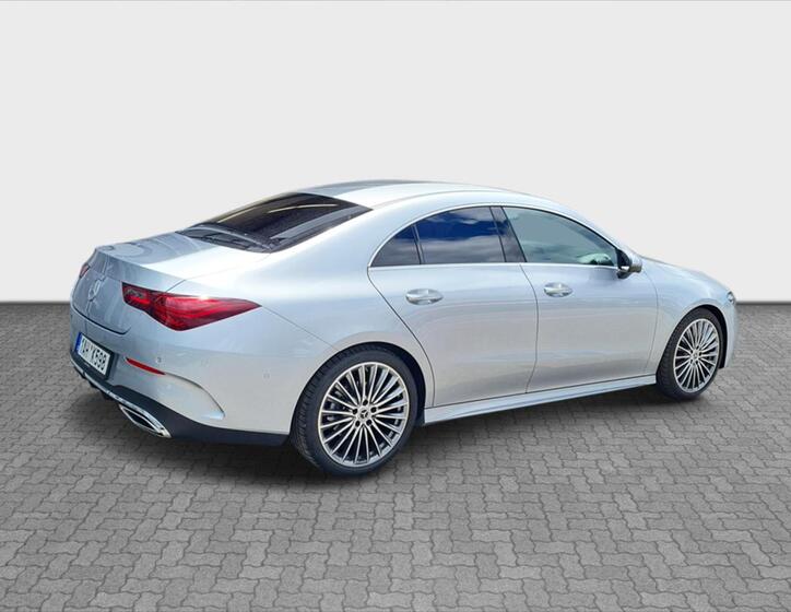 Mercedes-Benz CLA 5