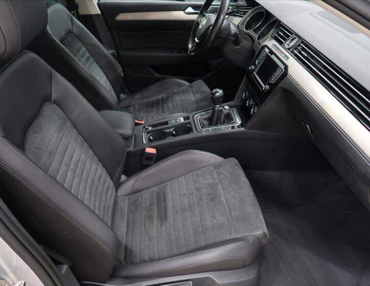 Volkswagen Passat 13