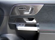Mercedes-Benz GLA 25