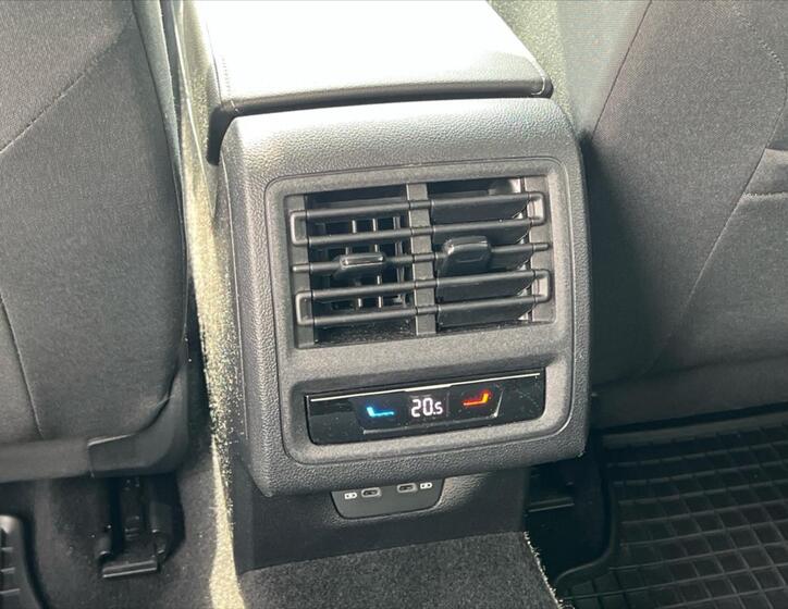 Volkswagen Golf 21