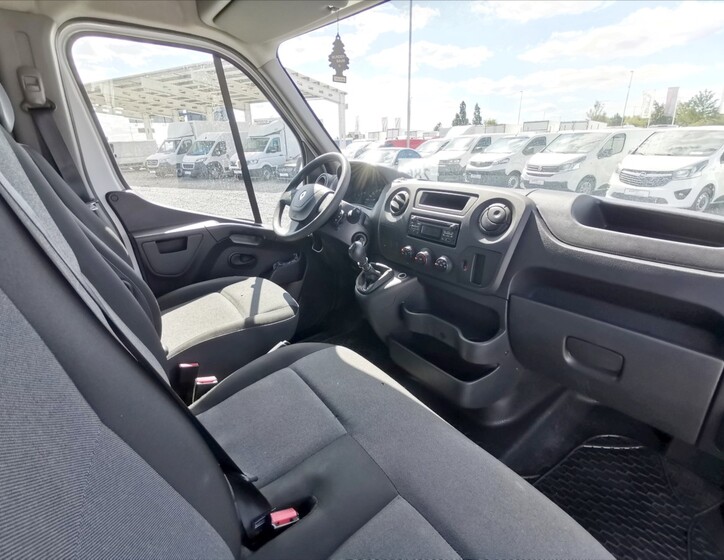 Renault Master 8