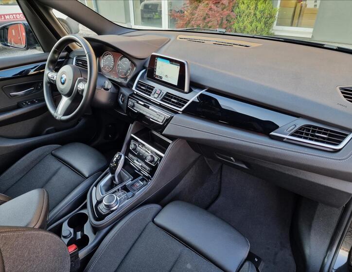 BMW Řada 2 13