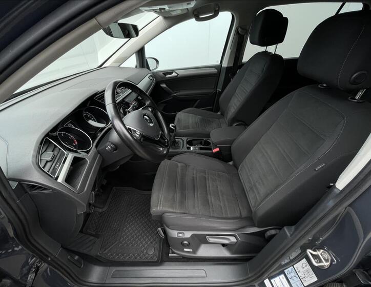 Volkswagen Touran 4