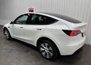 Tesla Model Y 6