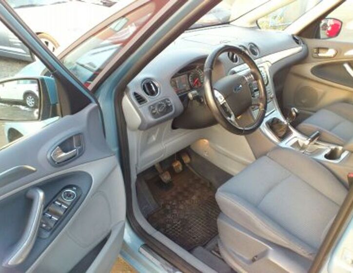Ford S-MAX 8