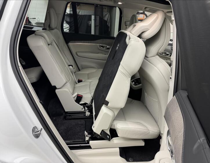 Volvo XC90 41