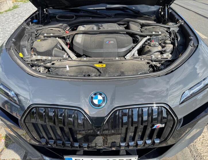 BMW Řada 7 17