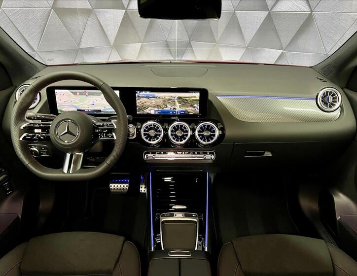 Mercedes-Benz GLA 9