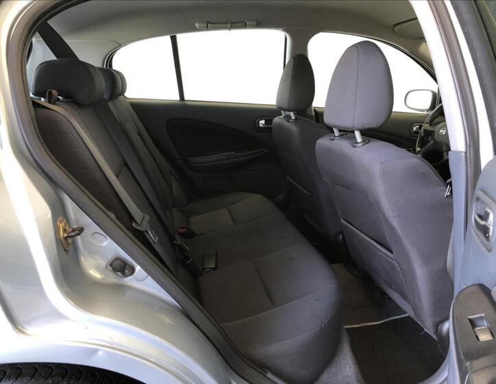 Nissan Almera 11