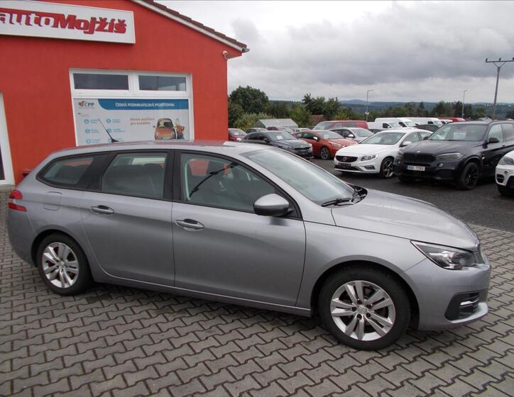 Peugeot 308 8