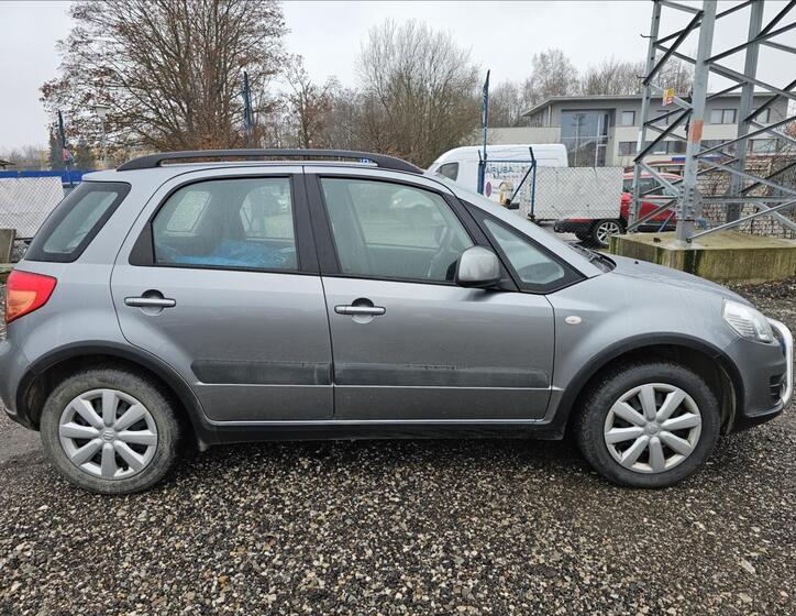 Suzuki SX4 7