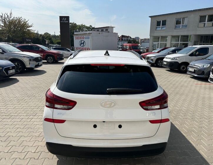 Hyundai i30 4