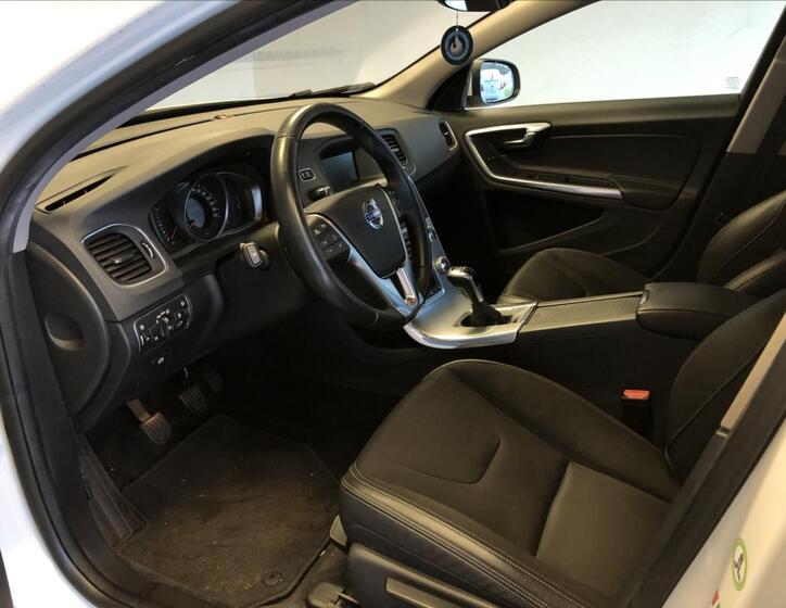Volvo V60 9