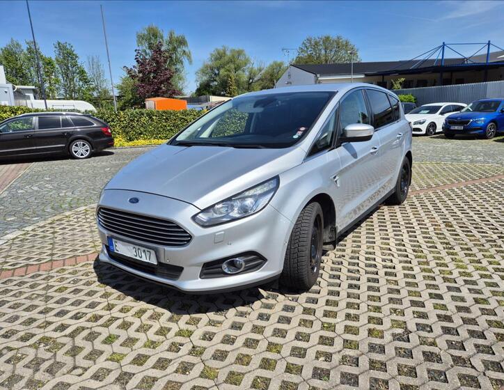Ford S-MAX 1