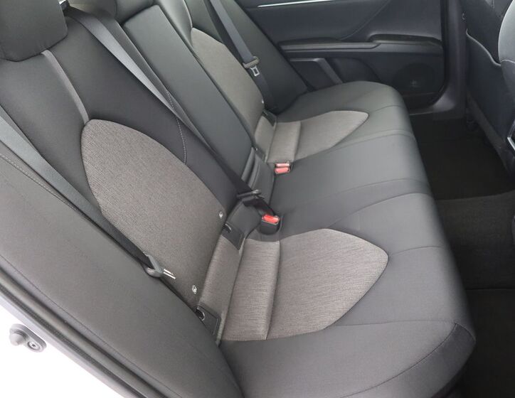 Toyota Camry 13