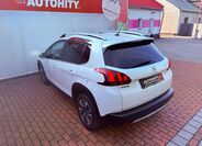 Peugeot 2008 9