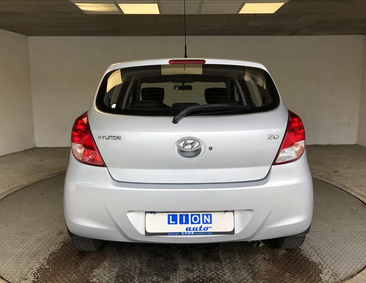 Hyundai i20 6