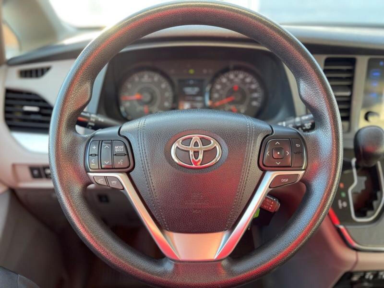 Toyota Sienna 15