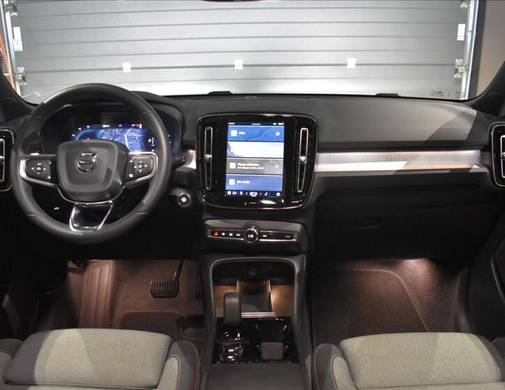 Volvo XC40 12