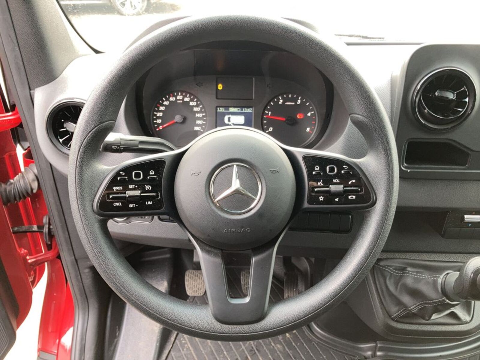 Mercedes-Benz Sprinter 17