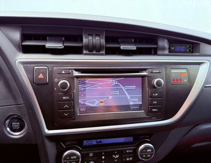 Toyota Auris 16