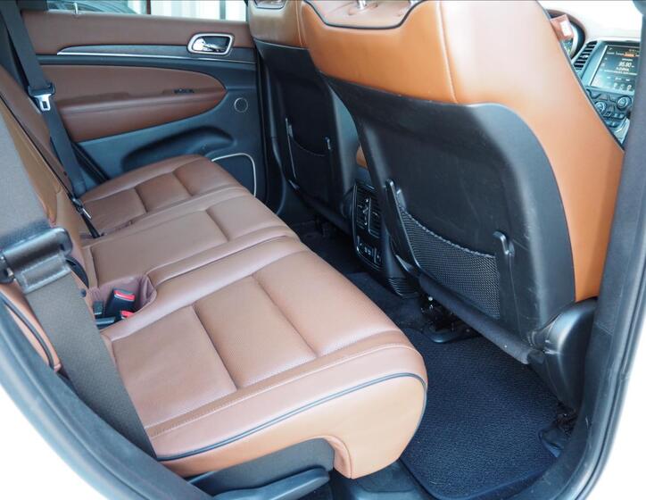Jeep Grand Cherokee 22