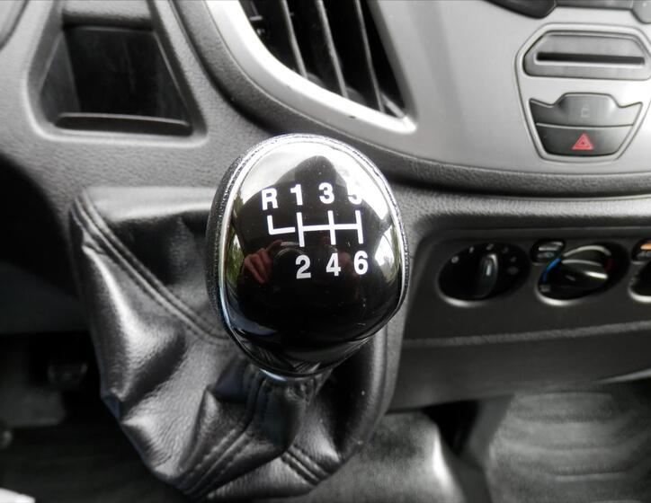 Ford Transit 19