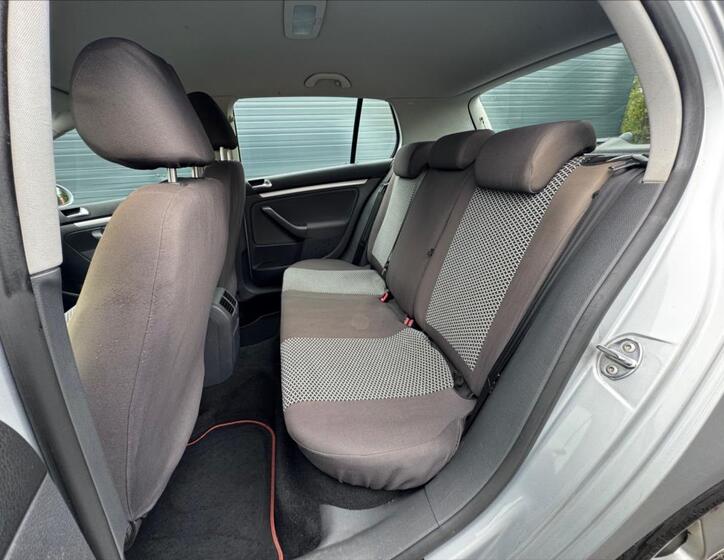 Volkswagen Golf 21